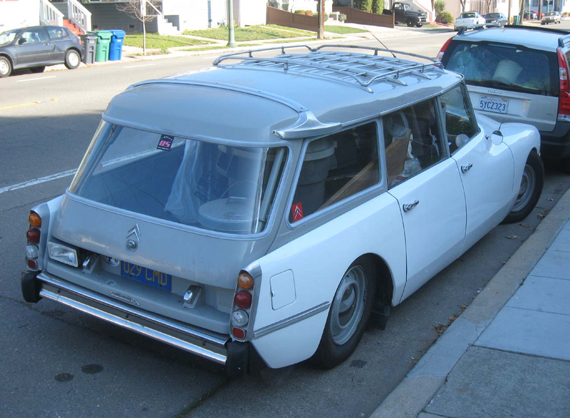 Illustration for article titled 1969 Citroƫn DS Station Wagon